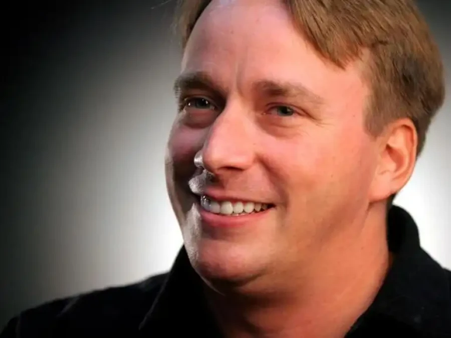 Linus Torvalds Esm W900